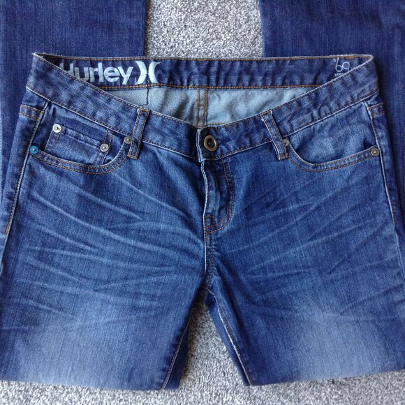 ⭐HURLEY “SKINNY BOOT” DENIM JEAN in Medium Wash, size 26⭐ - Picture 2 of 6